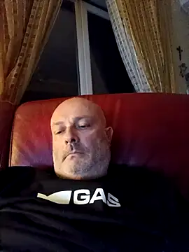 Snapshot of Alexis_Bull chatting on 04-12-26, 12:37 Alexis Bull online show from 04-12-26, 12:37