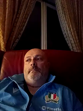 Snapshot of Alexis_Bull chatting on 04-18-26, 11:16 Alexis Bull online show from 04-18-26, 11:16