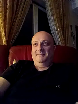 Snapshot of Alexis_Bull chatting on 04-19-26, 10:23 Alexis Bull online show from 04-19-26, 10:23
