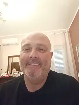 Snapshot of Alexis_Bull chatting on 05-14-26, 06:15 Alexis Bull online show from 05-14-26, 06:15