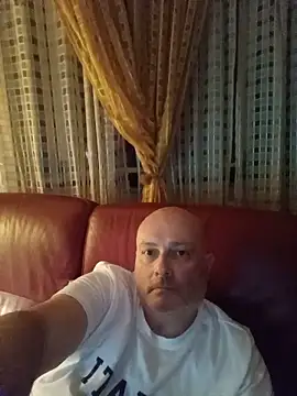 Snapshot of Alexis_Bull chatting on 05-26-26, 10:39 Alexis Bull online show from 05-26-26, 10:39