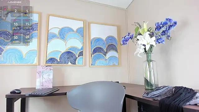 Snapshot of andrea_xoe_ chatting on 11-18-25, 05:06 andrea xoe online show from 11-18-25, 05:06