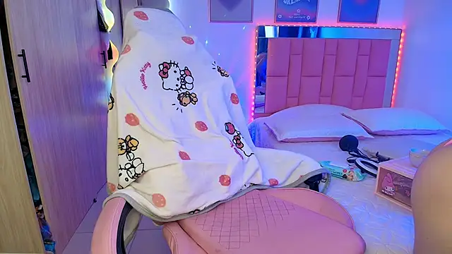 lunesweet online show from 11-27-25, 02:30