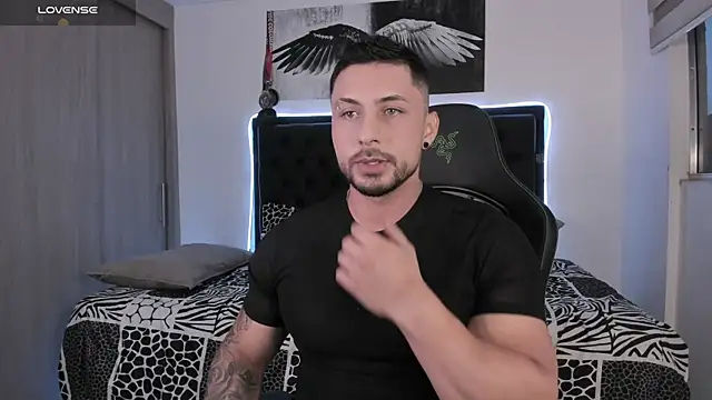 Snapshot of santi_aesthetic chatting on 05-23-26, 11:20 santi aesthetic online show from 05-23-26, 11:20