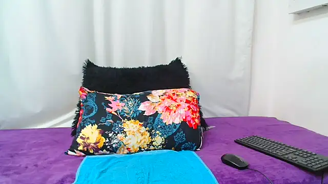 SMALLBOOBSXX online show from 10-07-25, 05:37