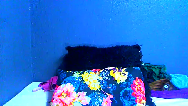SMALLBOOBSXX online show from 06-03-26, 02:33