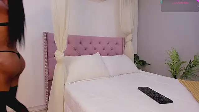 MelanieMiller  online show from 11-11-25, 05:29