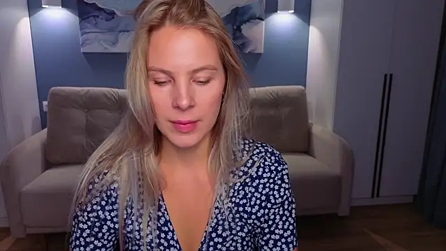 Snapshot of MelanieBennett chatting on 10-07-25, 06:10 MelanieBennett online show from 10-07-25, 06:10