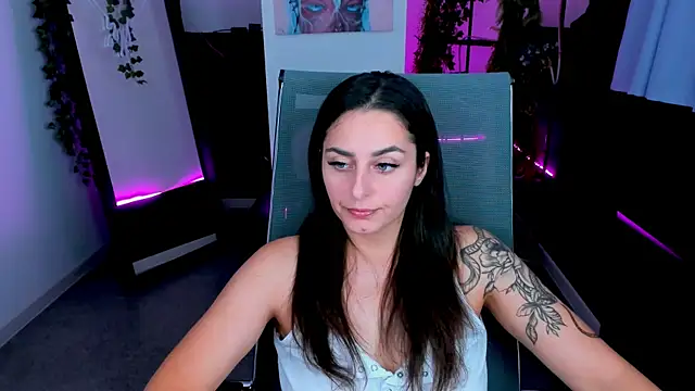 ValeriiMills online show from 10-22-25, 02:28