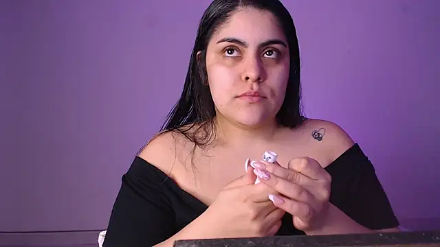 Snapshot of Amandaa_Lynn chatting on 11-08-25, 11:03 Amandaa Lynn online show from 11-08-25, 11:03