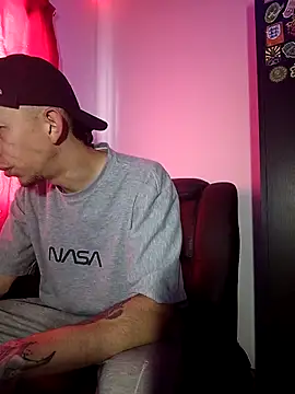 Chris  Jones online show from 09-11-25, 07:03