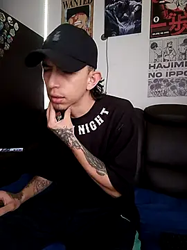 Snapshot of Chris__Jones chatting on 04-10-26, 05:06 Chris Jones online show from 04-10-26, 05:06