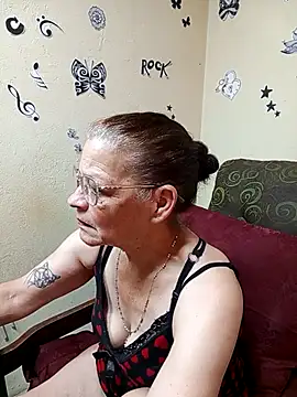 katrina perez online show from 11-23-25, 01:33