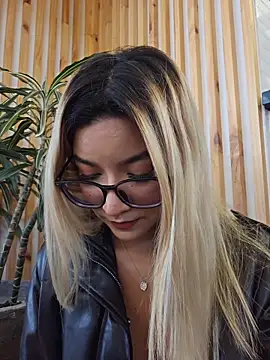 Pretty roxxyy online show from 04-01-26, 02:25