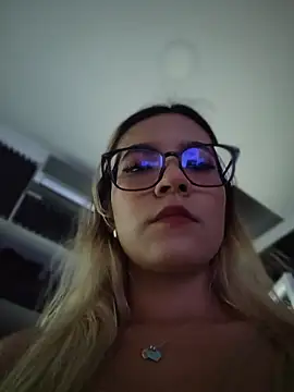 Pretty roxxyy online show from 04-03-26, 11:19