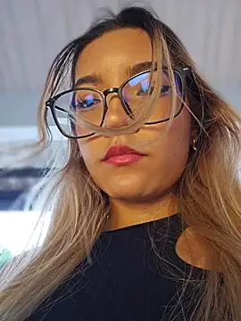 Pretty roxxyy online show from 04-19-26, 11:42