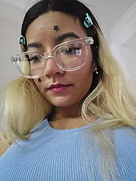 Pretty roxxyy online show from 06-25-26, 11:26