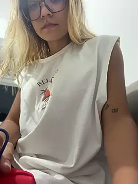 Pretty roxxyy online show from 06-30-26, 01:06