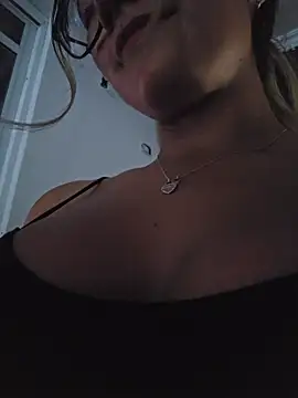 Pretty roxxyy online show from 07-21-26, 11:23