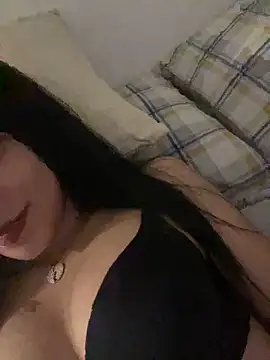 Snapshot of QueenLujaine chatting on 10-19-25, 02:29 QueenLujaine online show from 10-19-25, 02:29