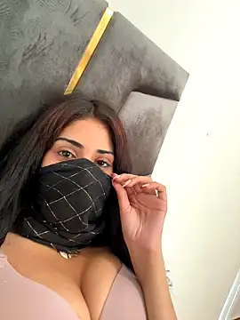 Snapshot of QueenLujaine chatting on 11-02-25, 03:36 QueenLujaine online show from 11-02-25, 03:36