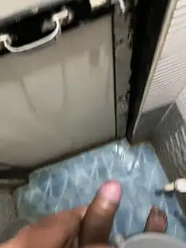 Snapshot of Hunkk28 chatting on 10-22-25, 09:25 Hunkk28 online show from 10-22-25, 09:25