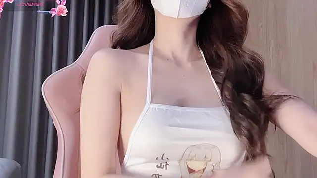 Snapshot of yiyi-chin chatting on 10-15-25, 04:51 yiyi-chin online show from 10-15-25, 04:51