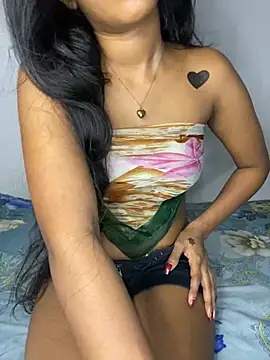 Snapshot of selena_mia chatting on 03-15-26, 07:53 selena mia online show from 03-15-26, 07:53