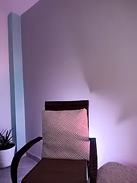 Snapshot of Alicia_Montess chatting on 10-19-25, 04:13 Alicia Montess online show from 10-19-25, 04:13