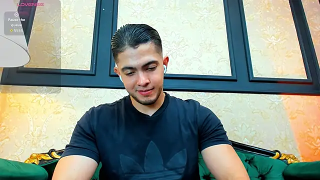 Snapshot of GrantBlake chatting on 02-14-26, 06:32 GrantBlake online show from 02-14-26, 06:32