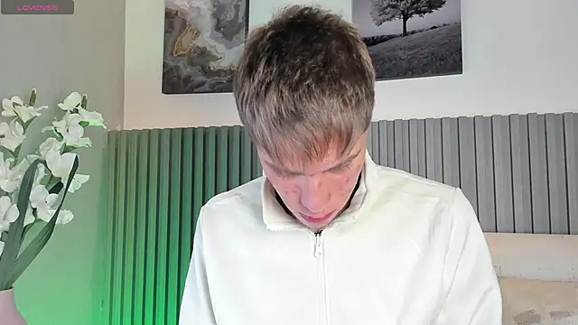 Snapshot of Robbin_Blaze chatting on 05-27-26, 04:42 Robbin Blaze online show from 05-27-26, 04:42