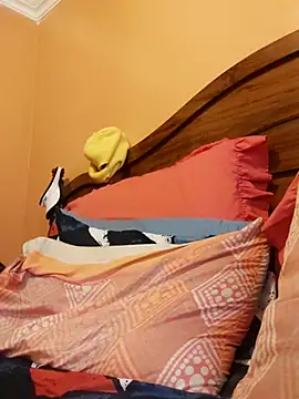 Snapshot of RearApiary chatting on 12-01-25, 03:55 RearApiary online show from 12-01-25, 03:55