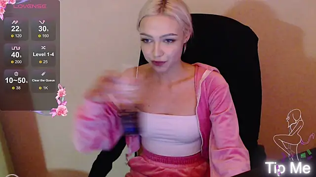 LinaLirian online show from 10-09-25, 10:52