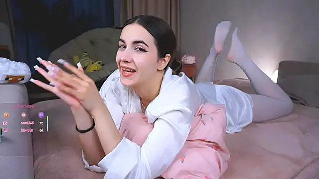 Snapshot of CupSizeGirl chatting on 09-23-25, 04:21 CupSizeGirl online show from 09-23-25, 04:21