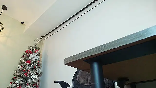  Victoria Collins online show from 12-18-25, 11:05