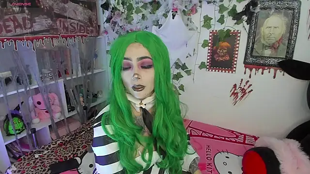 Snapshot of sarahminage_ chatting on 10-30-25, 05:13 sarahminage online show from 10-30-25, 05:13