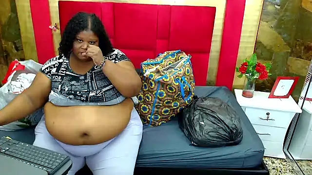 Snapshot of Exoticbigmandy chatting on 01-30-25, 08:21 Exoticbigmandy online show from 01-30-25, 08:21