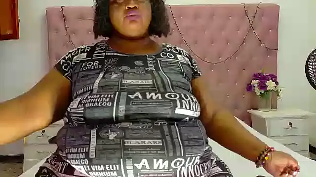 Snapshot of Exoticbigmandy chatting on 10-01-25, 09:54 Exoticbigmandy online show from 10-01-25, 09:54