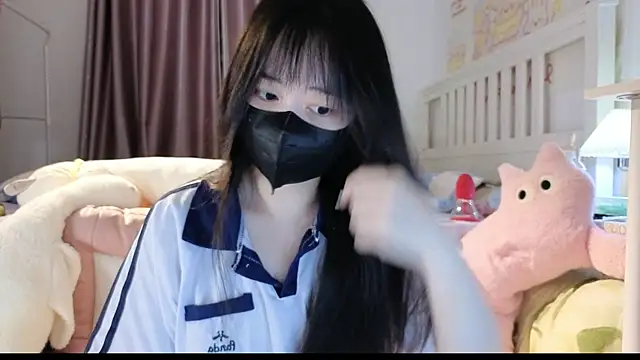 Snapshot of love-uiui chatting on 10-10-25, 03:22 love-uiui online show from 10-10-25, 03:22