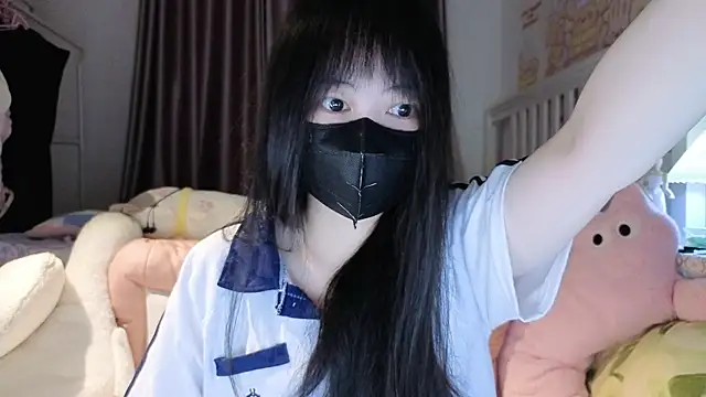 Snapshot of love-uiui chatting on 10-14-25, 03:02 love-uiui online show from 10-14-25, 03:02
