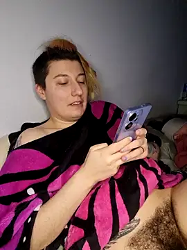 Snapshot of h4cMorganaEvelynn chatting on 12-17-25, 12:16 h4cMorganaEvelynn online show from 12-17-25, 12:16