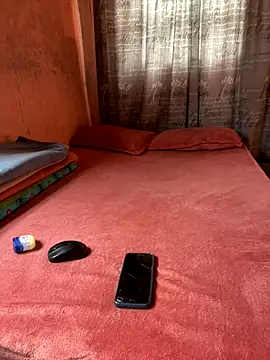 Snapshot of naughty_thick chatting on 09-21-25, 02:29 naughty thick online show from 09-21-25, 02:29