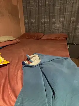 Snapshot of naughty_thick chatting on 09-24-25, 06:33 naughty thick online show from 09-24-25, 06:33