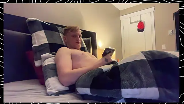 Snapshot of lustylyndon chatting on 12-21-25, 07:37 lustylyndon online show from 12-21-25, 07:37