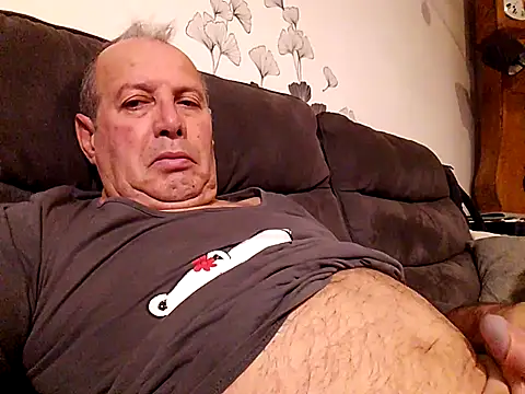 Vince072 online show from 11-07-25, 04:12