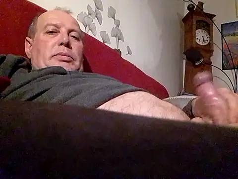 Snapshot of Vince072 chatting on 02-02-26, 09:24 Vince072 online show from 02-02-26, 09:24