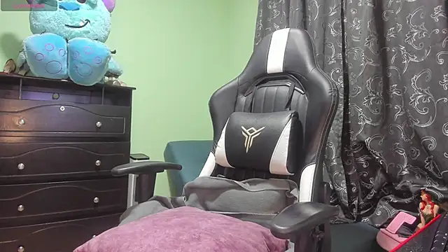 allison starss  online show from 01-18-26, 01:31