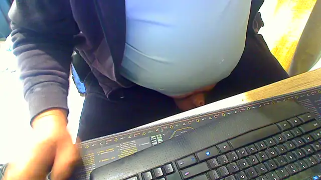 latexsub75 online show from 02-12-26, 10:27