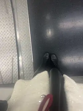 xiaoyuan01 online show from 12-23-25, 01:36