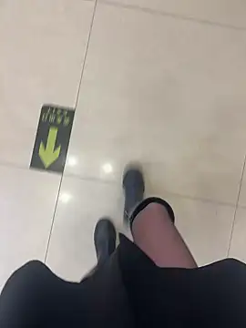 xiaoyuan01 online show from 04-21-26, 04:08